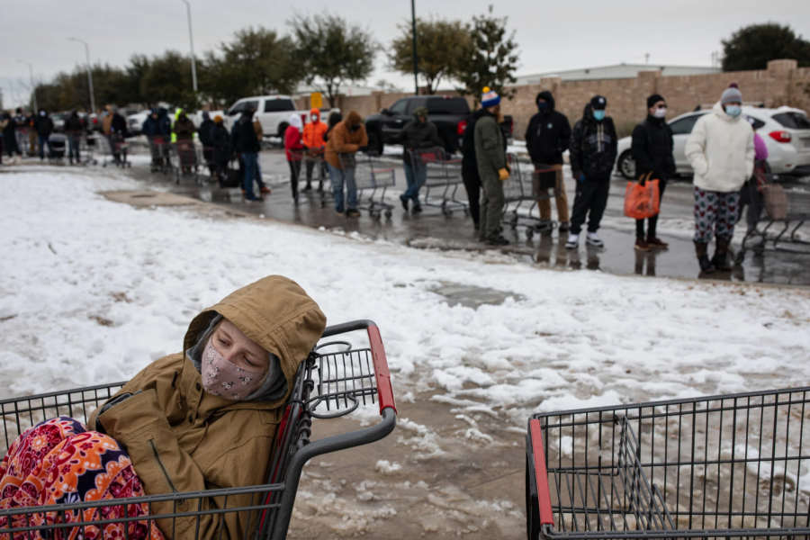 Texas residents lined up outside a grocery store the day before the winter storm began.
Photo provided by Creative Commons.